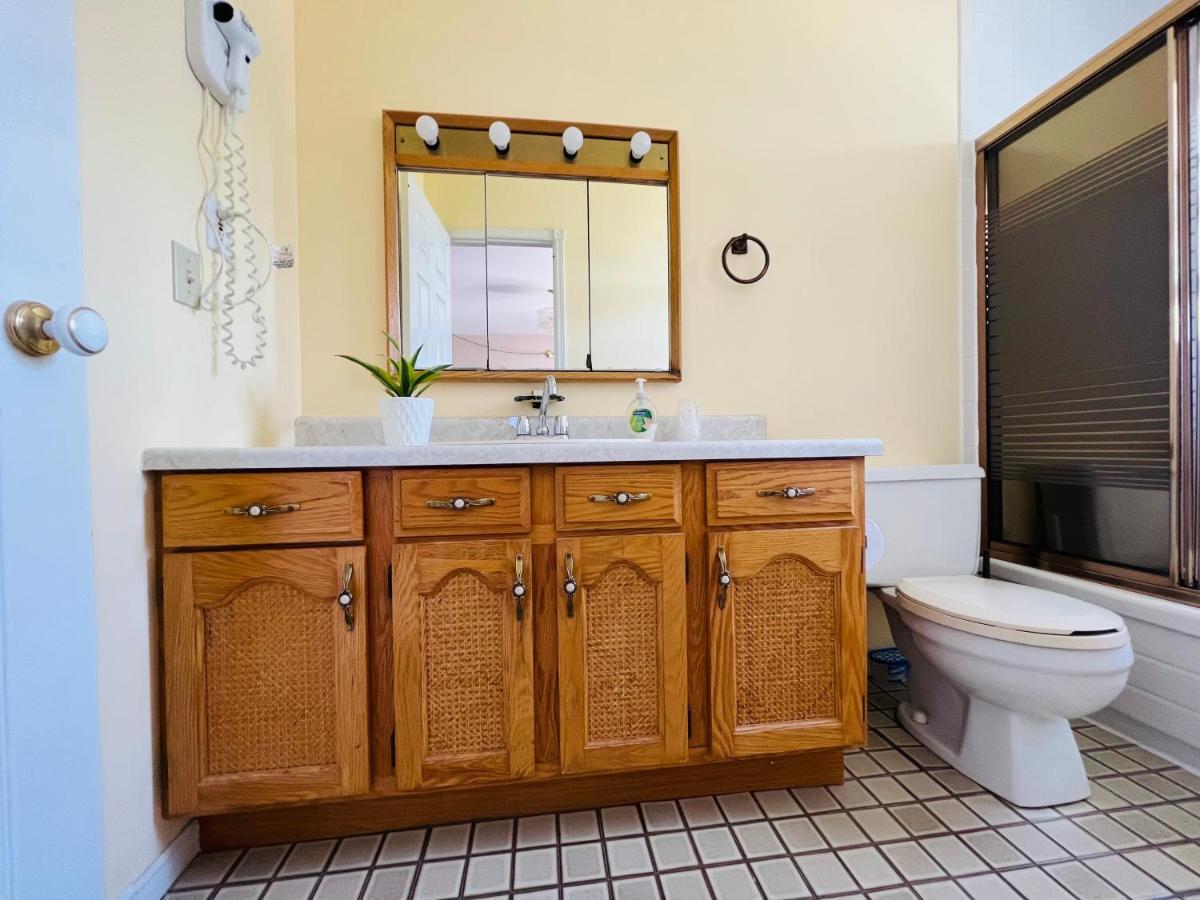 Lee'S Ocean Peek B & B Stratford Екстер'єр фото