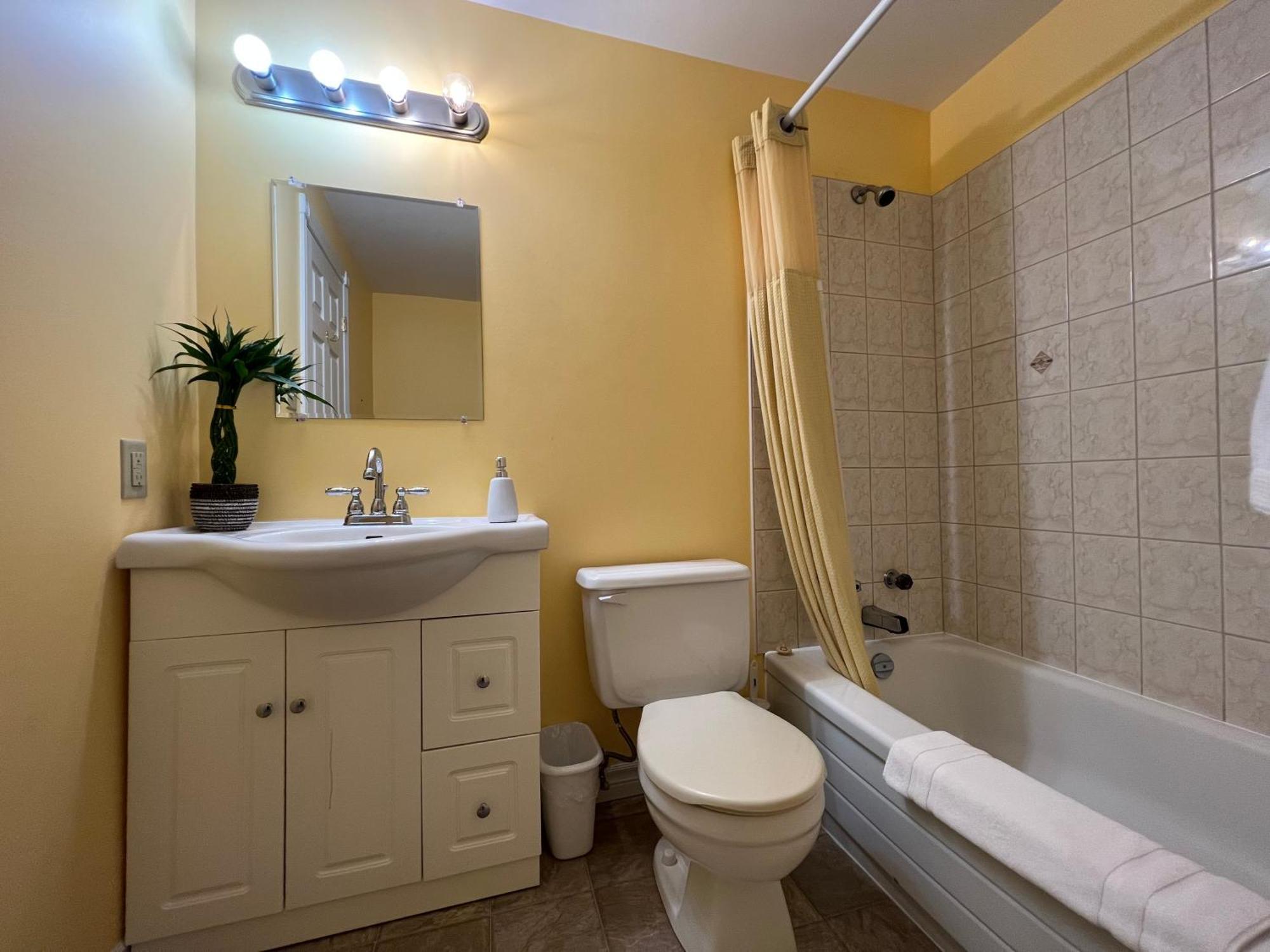 Lee'S Ocean Peek B & B Stratford Екстер'єр фото